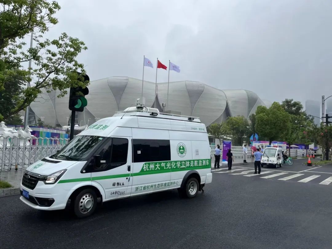 雪迪龍大氣走航監(jiān)測車.jpg 雪迪龍大氣走航監(jiān)測車.jpg