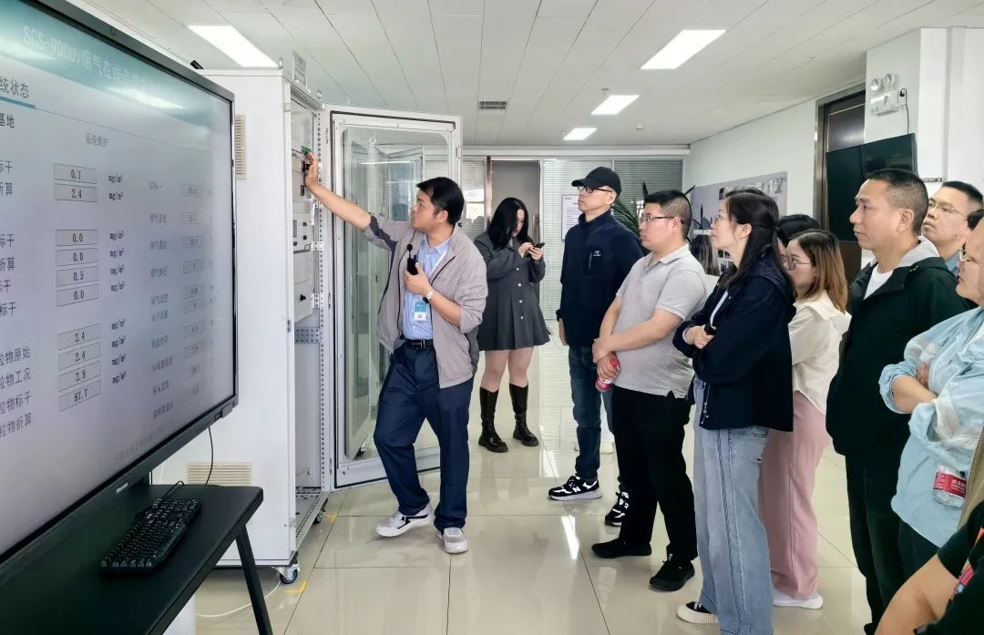 污染源在線監(jiān)測設(shè)備培訓(xùn)合影2.jpg 污染源在線監(jiān)測設(shè)備培訓(xùn)合影2.jpg