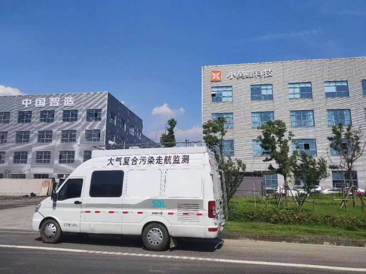 雪迪龍走航監(jiān)測車工廠實拍.jpg 雪迪龍走航監(jiān)測車工廠實拍.jpg